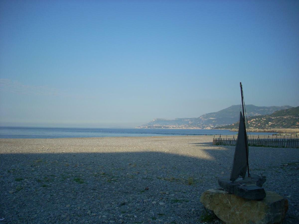 Appartamento Al Mare Di Ventimiglia Eksteriør bilde