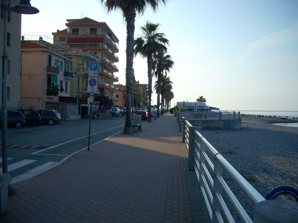 Appartamento Al Mare Di Ventimiglia Eksteriør bilde